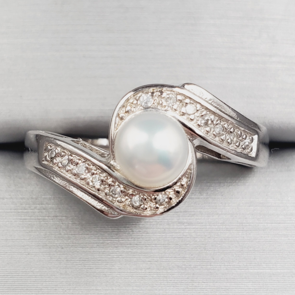 Cultured White Pearl & Diamond Simulants 925 Sterling Silver Bypass Ring